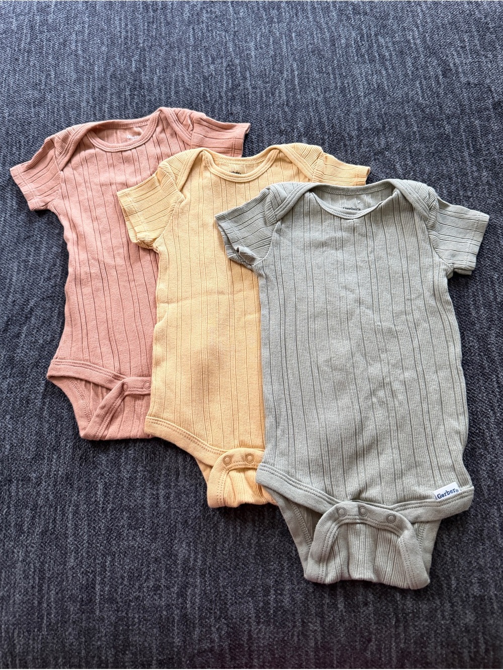 Gerber Onesies 6-9 Month NWOT